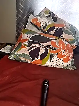 SlenderCharm98's cam snapshot