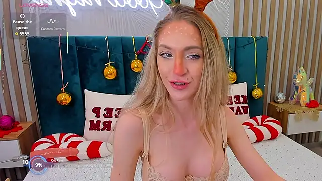 Emilly_Hart's cam snapshot