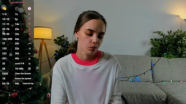 KarriVoisinet's cam snapshot