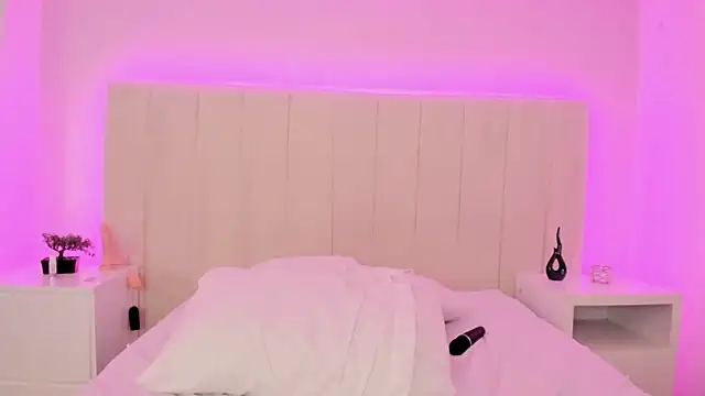 Violetta_cute_'s cam snapshot