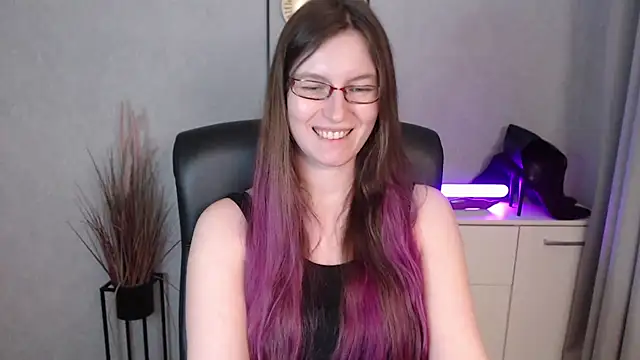 emmaxDelight's cam snapshot