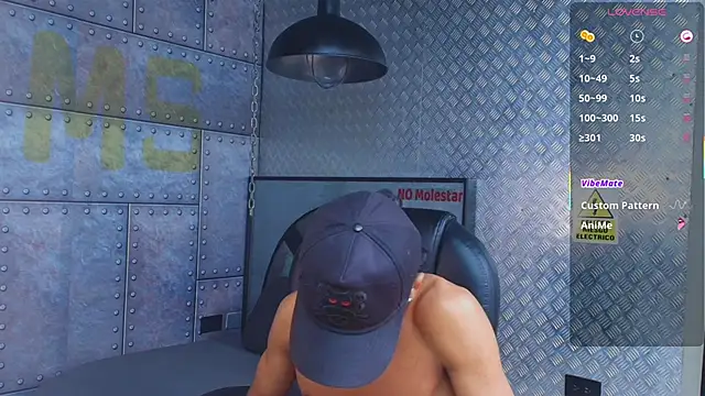 AlanCutee live sex cam