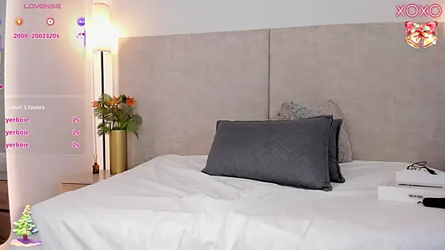 Saori_newman's cam snapshot