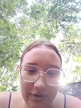 young_dairy01's cam snapshot