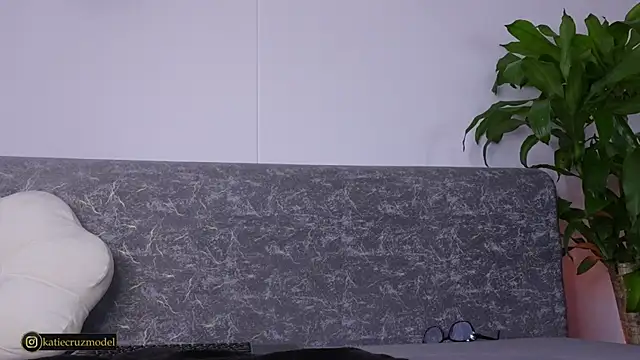 katie_cruz's cam snapshot