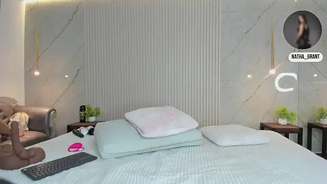 nathassa_grant's cam snapshot