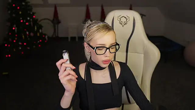 Jessica_start's cam snapshot