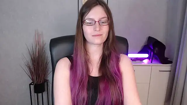 emmaxDelight's cam snapshot