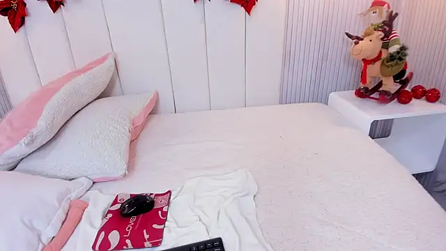 CHLOE_BLOWJOB's cam snapshot