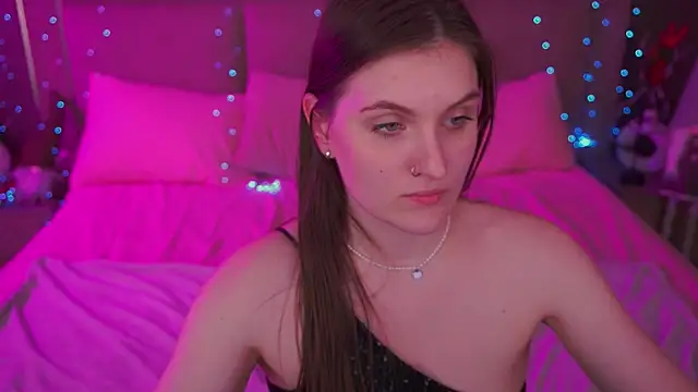 EmmyCharmm's cam snapshot