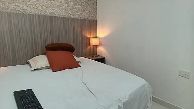 zoe_bermudez's cam snapshot