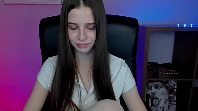 LuxMaya's cam snapshot