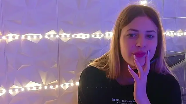 Aishha_'s cam snapshot