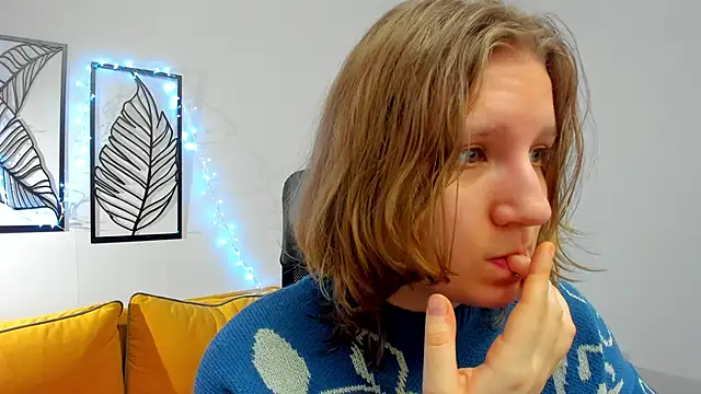 Hailey_Foxy's cam snapshot