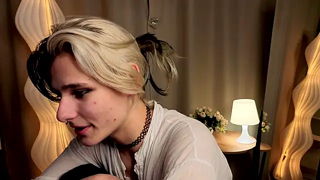 LizNostrand's cam snapshot