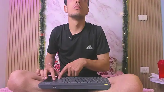 nati_n_mark's cam snapshot