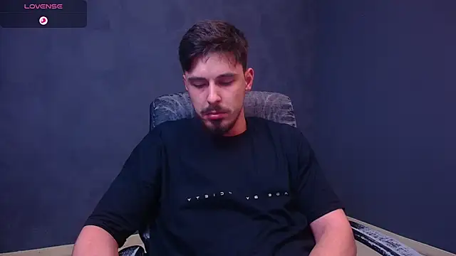 EnzoRace live sex cam