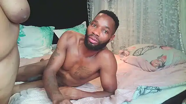 BUSTYY44DD live sex cam