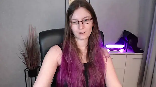 emmaxDelight's cam snapshot