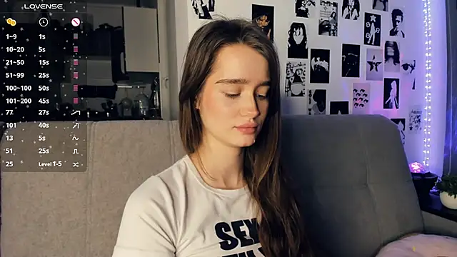 lovelyalivia's cam snapshot