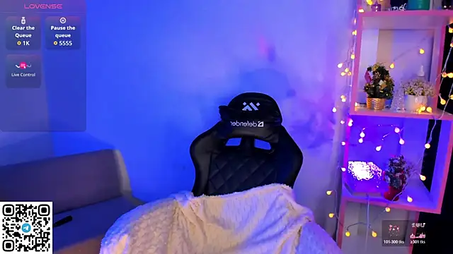 Linablueeyed's cam snapshot