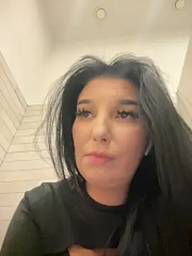 Tisha_Busty live sex cam