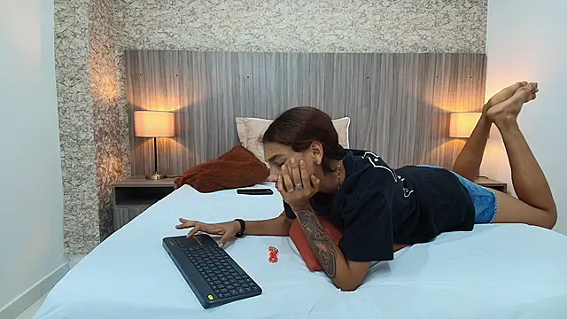 zoe_bermudez's cam snapshot