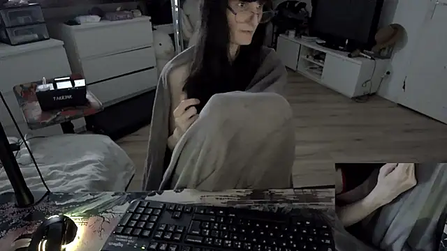 CeriseLapine live sex cam