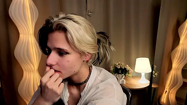 LizNostrand's cam snapshot