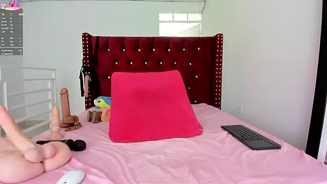 sophivans_milf's cam snapshot