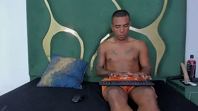 DaylesAndHarry's cam snapshot