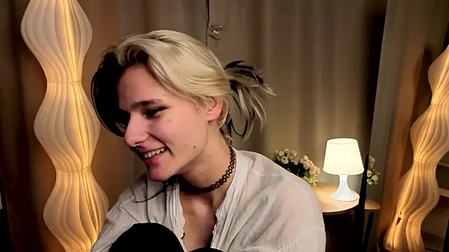 LizNostrand's cam snapshot