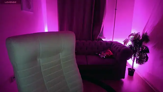 Holly_Ward's cam snapshot