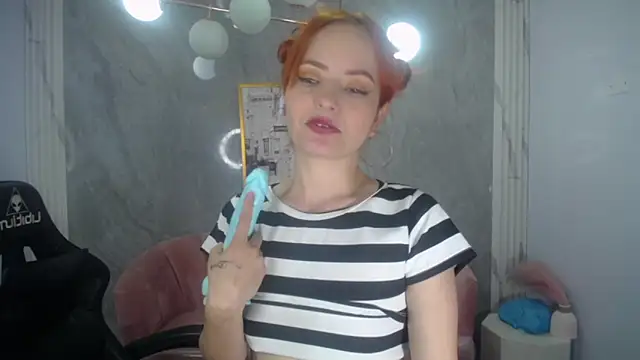 mady0619_ch's cam snapshot