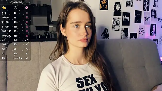 lovelyalivia's cam snapshot