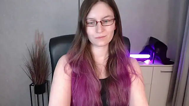 emmaxDelight's cam snapshot