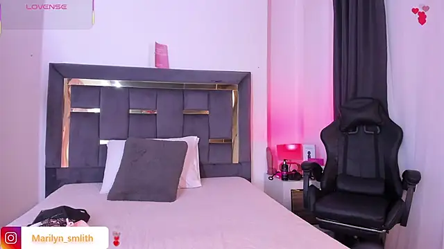MarilynSmIith live sex cam