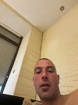 Rotteei1 live sex cam