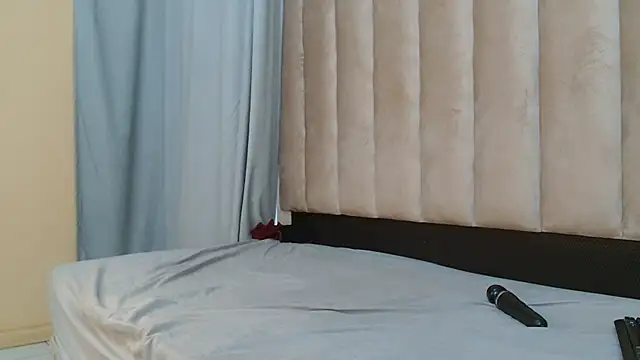 SexyAssQueenX live sex cam