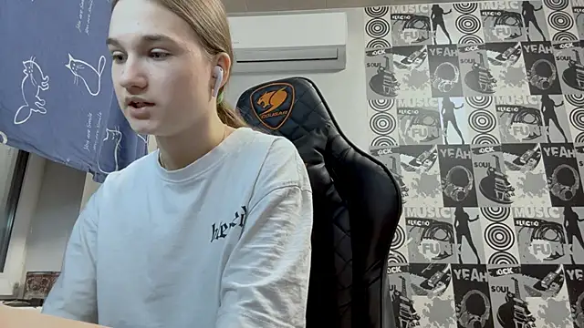 helgicuteness's cam snapshot