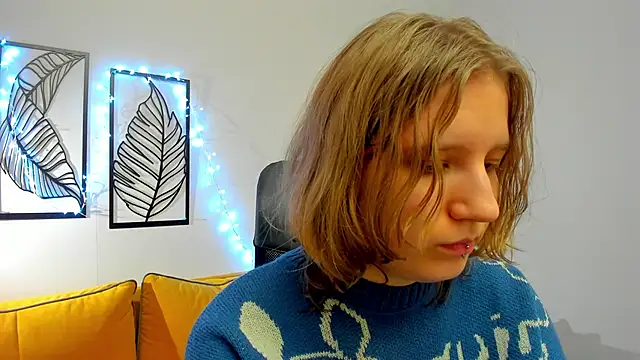 Hailey_Foxy's cam snapshot