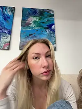 LuisaBecker's cam snapshot