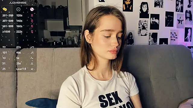 lovelyalivia's cam snapshot