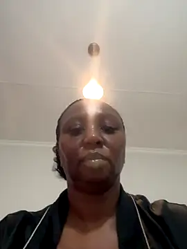 Bootyliciouse21X's cam snapshot