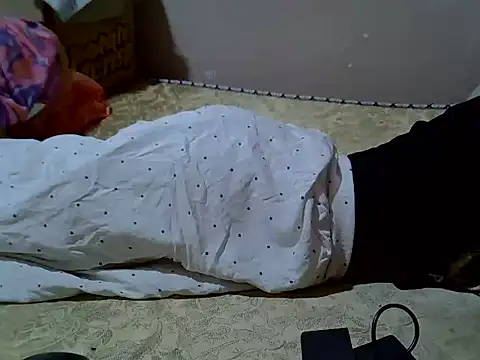 Just_Karu's cam snapshot