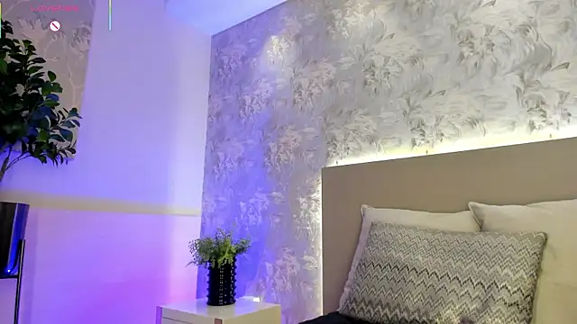 saraycollins's cam snapshot