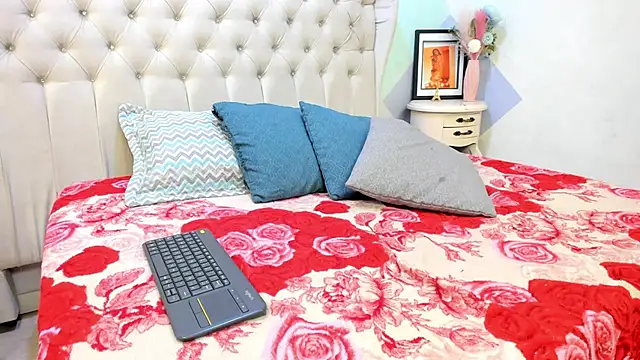 ZaharaSkylar live sex cam