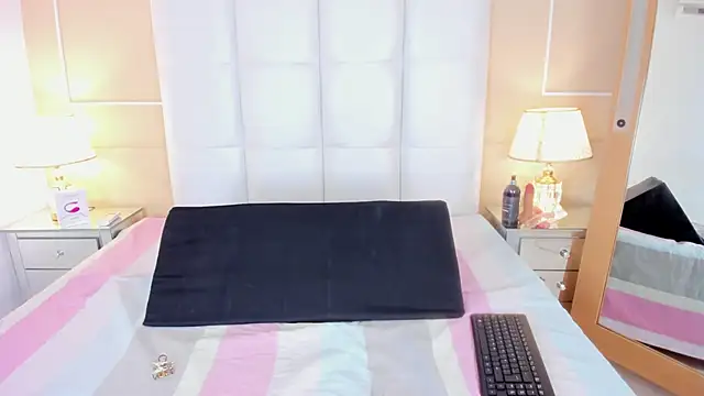 Dolly_Dirty_Squirrt's cam snapshot