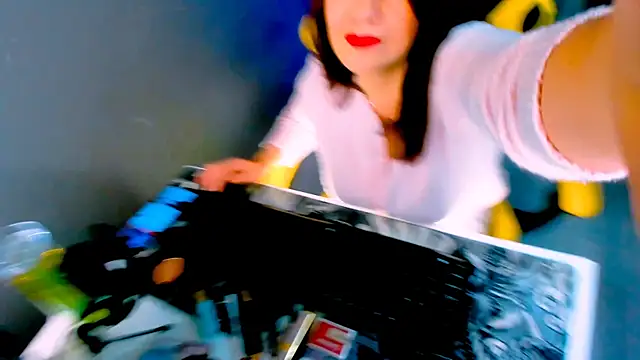 AnaMills's cam snapshot