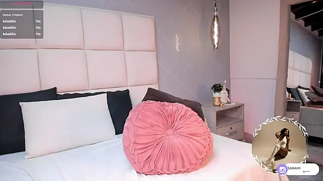 SaraMonroe1 live sex cam